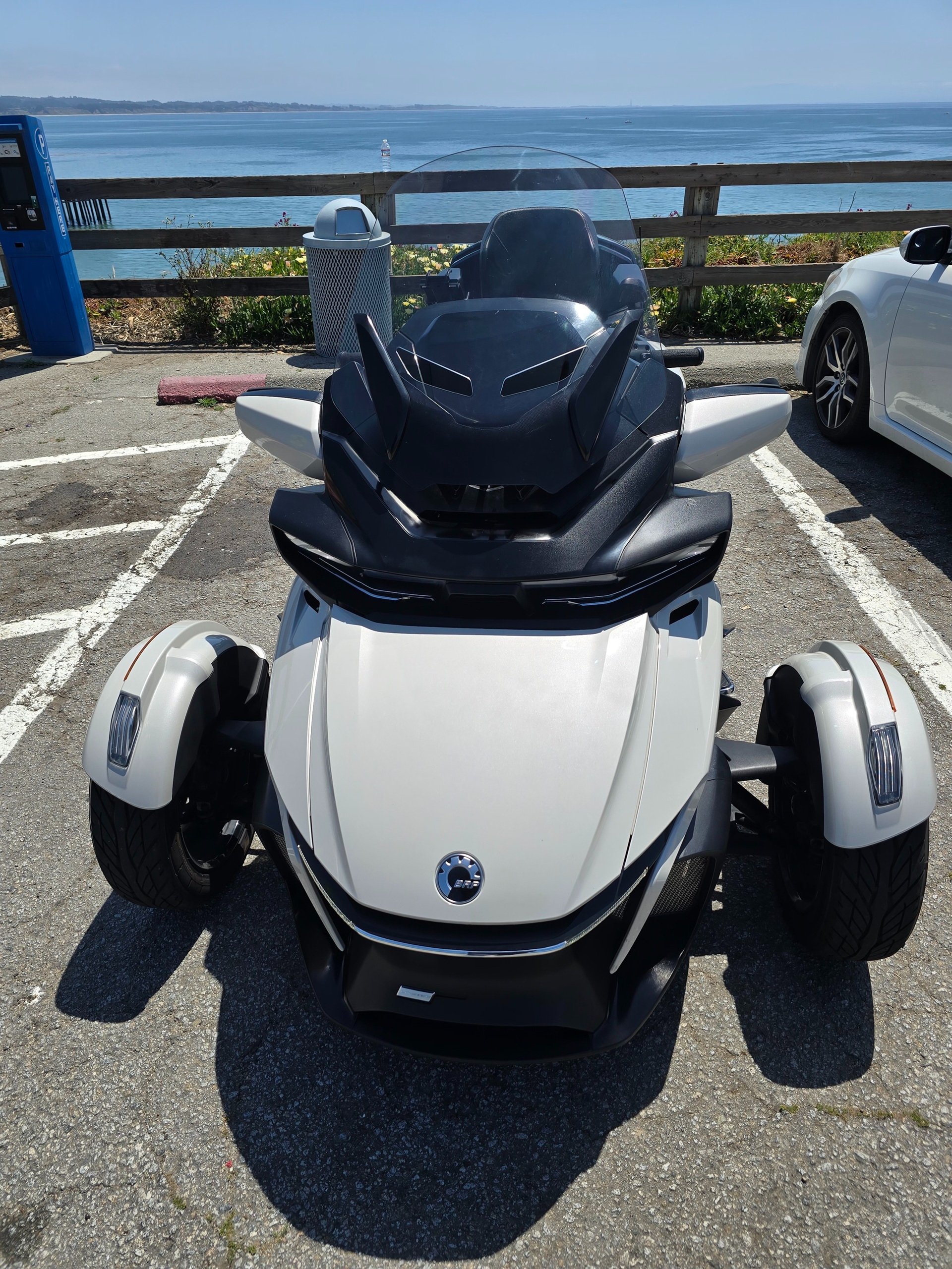 Item '2020 CAN-AM SPYDER F3 LIMITED SPECIAL SERIES'