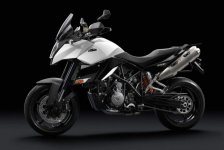 KTM%20990%20Supermoto%20T%2012%20%201.jpg