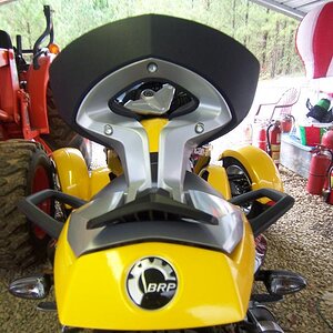 spyder backrest.