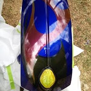 painting the flames on the bike4