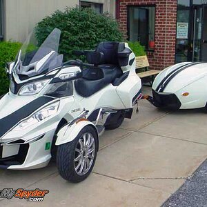 Spyder RT CF inserts with RT622 GT Racing Stripe kit
