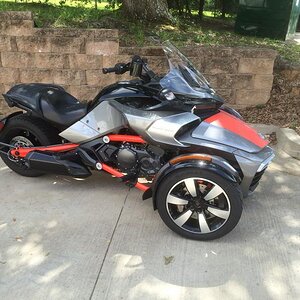 spyder with stripes