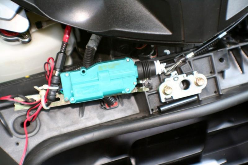 Actualator to push the Truck latch open.