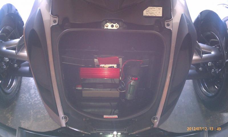 AMP AND CAPACITOR.