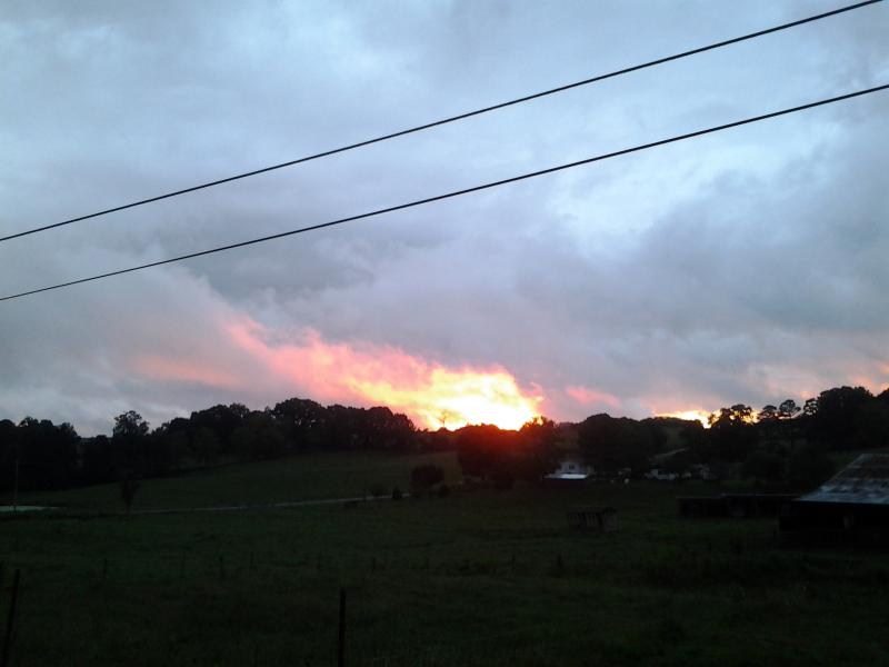 Beautiful SunSet as the Rain Clears
as we leave Lamonts Bar-B-Q