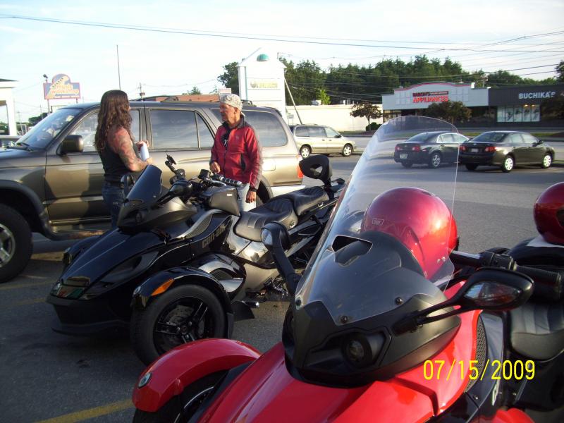 Chatting with Tatt2R.