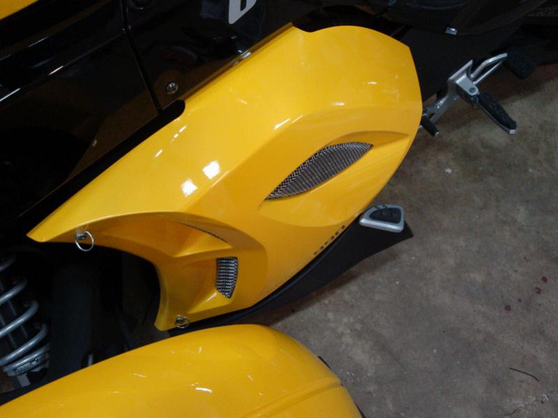 OIL TANK COVER WITH STAINLESS STEEL GRILLE
