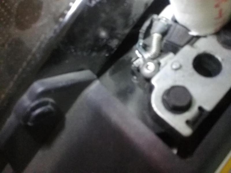 screw in spyder seat lock
