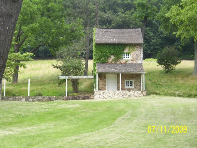Small house.  VF, PA