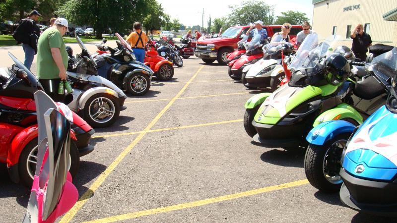so many Spyders!